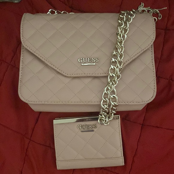 Light pink guess purse with matching wallet - Picture 1 of 6